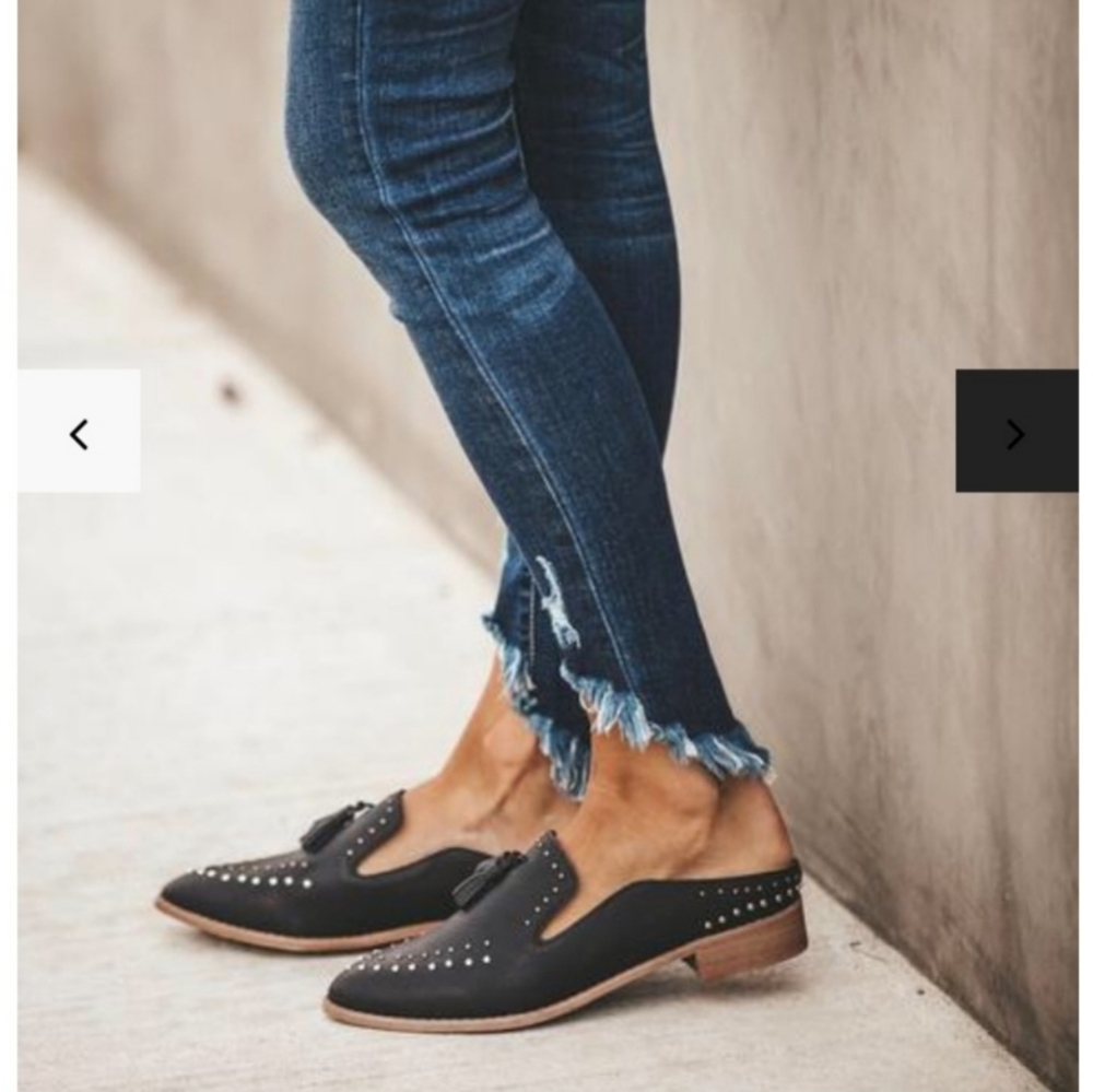 VICI black leather slides